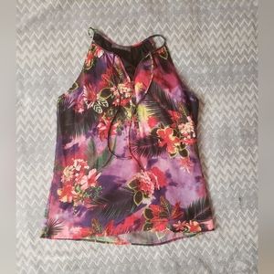 ⏰️LAST CHANCE⏰️Suzy Shier purple tropical floral tank top